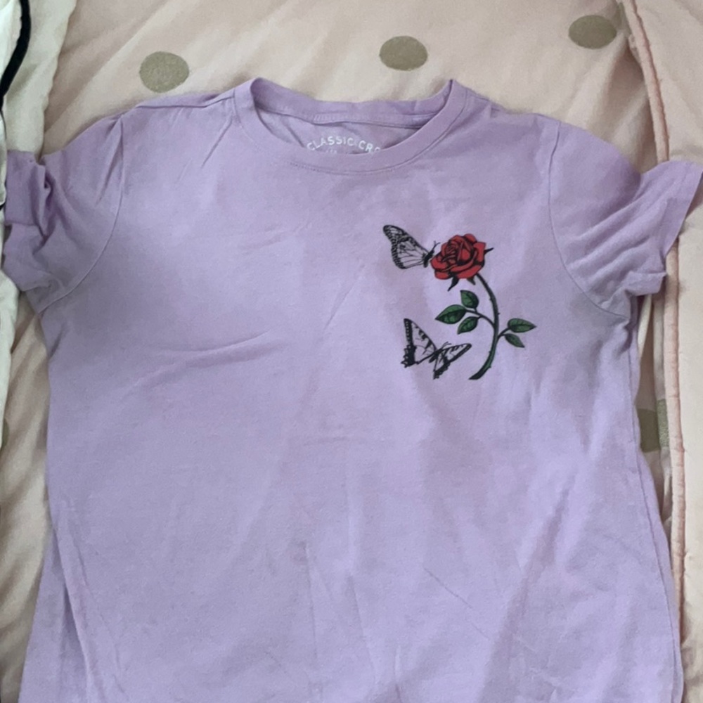 A light Purple T-shirt Size L aèropostale